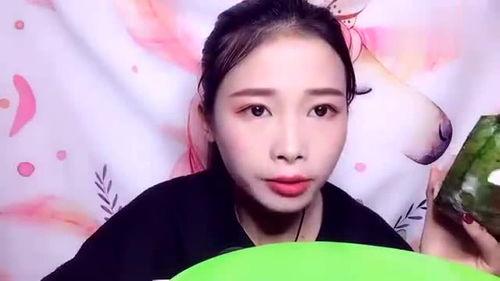 网红被爆吃瓜哭的真好听,哭声引发网友热议